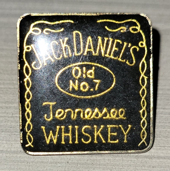 Vintage JACK DANIELS Old No.7 TENNESSEE WHISKEY Lapel Pin - Picture 2 of 5